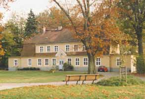 Das Altersheim aus der Sicht von der Schlossstra�e