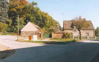 Der Wendeplatz mit Bushaltestelle im Unterdorf